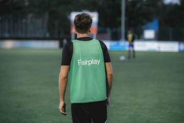 国际射联全项世界杯：16岁杜雨宸首夺国际赛事金牌｜足彩网官网（配图示意）